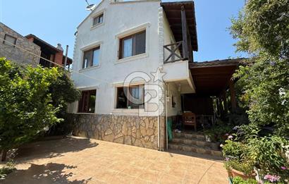 Güzelbahçe Siteler’de Havuzlu Sitede, Denize Yakın Villa