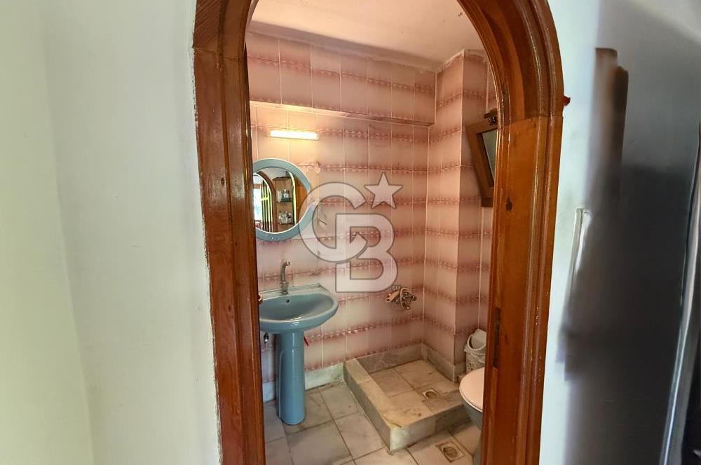 Güzelbahçe Siteler’de Havuzlu Sitede, Denize Yakın Villa