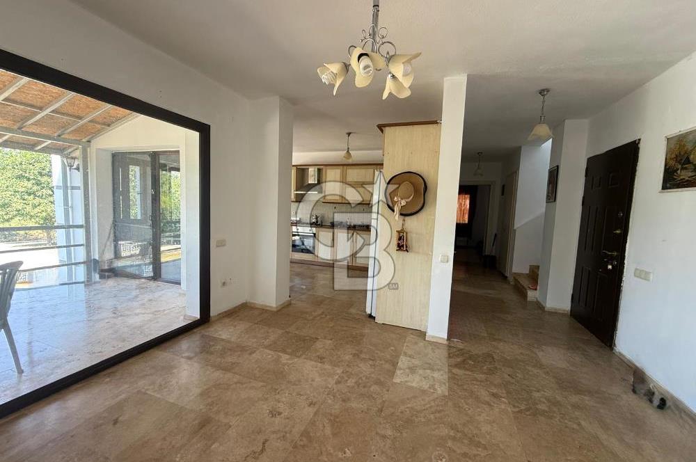 Kuşadası Olivia Sitesinde Doğa İçinde Müstakil Havuzlu Villa