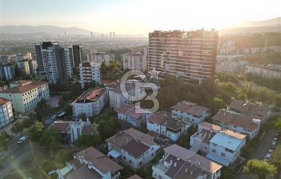 Evka 3' de Satılık Köşe Konumlu Bahçeli Ferah 4+1 Tripleks Villa