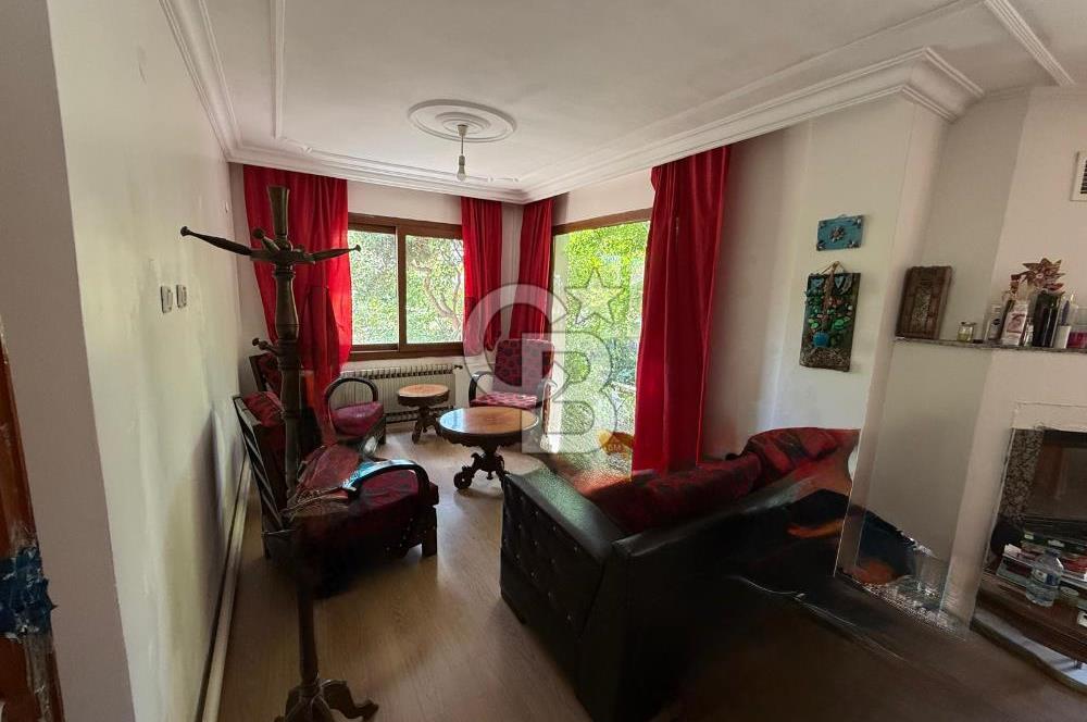 Güzelbahçe Siteler’de Havuzlu Sitede, Denize Yakın Villa