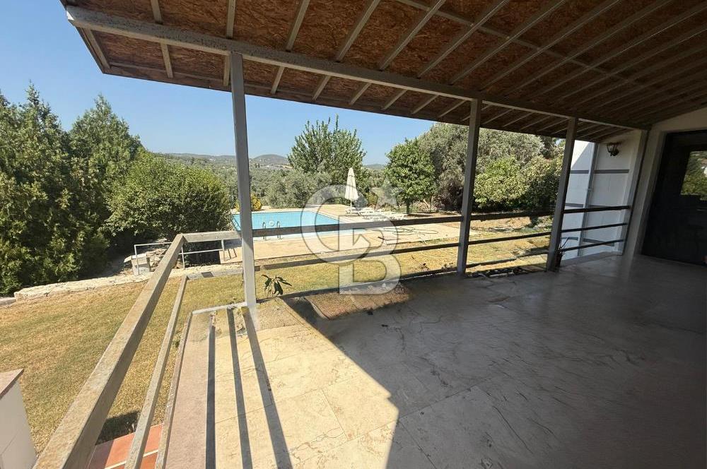 Kuşadası Olivia Sitesinde Doğa İçinde Müstakil Havuzlu Villa