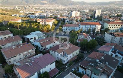 Evka 3' de Satılık Köşe Konumlu Bahçeli Ferah 4+1 Tripleks Villa