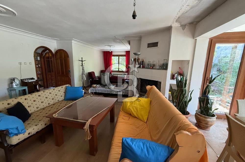 Güzelbahçe Siteler’de Havuzlu Sitede, Denize Yakın Villa