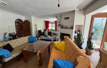 Güzelbahçe Siteler’de Havuzlu Sitede, Denize Yakın Villa