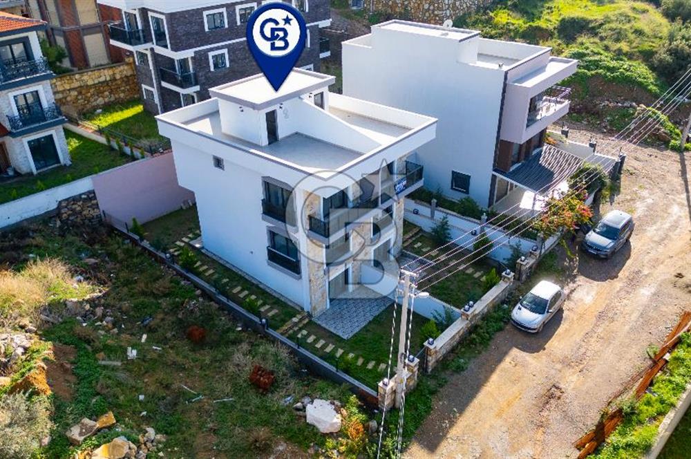 Yenifoça Mustafa Kemal Atatürk Mah. Satılık 4+1 Villa
