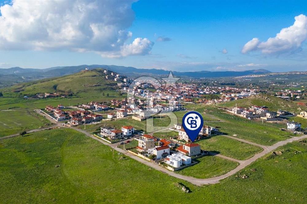 Foça Villalar Bölgesinde Eşyalı Satılık 4+1 Villa