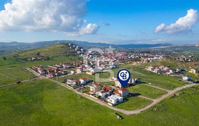 Foça Villalar Bölgesinde Eşyalı Satılık 4+1 Villa