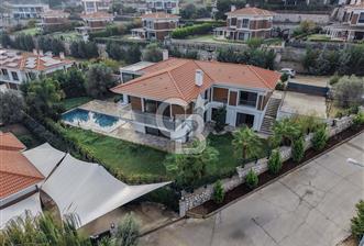 Güzelbahçe Çamlı 5+2 Satılık Havuzlu Villa - 3 - 320508