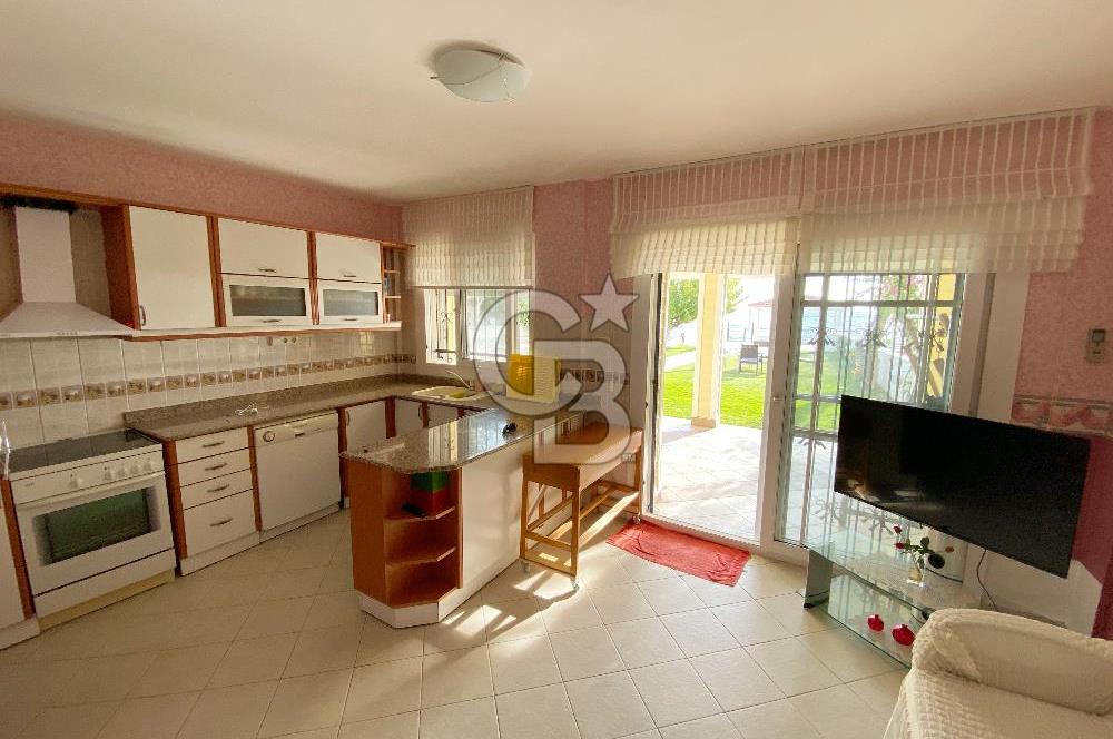 DENİZE SIFIR MUHTEŞEM BAHÇELİ SATILIK VİLLA