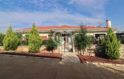 Güzelbahçe Çamlı 5+2 Satılık Havuzlu Villa