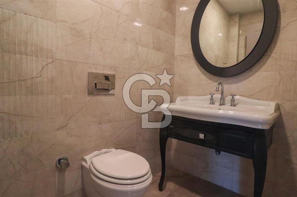 Güzelbahçe Çamlı 5+2 Satılık Havuzlu Villa