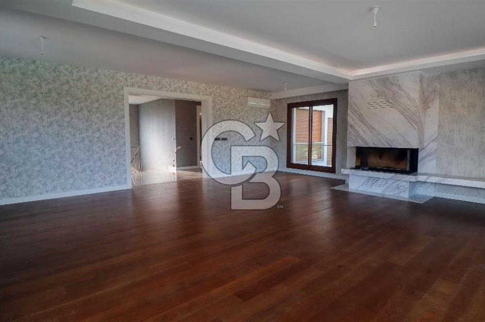 Güzelbahçe Çamlı 5+2 Satılık Havuzlu Villa
