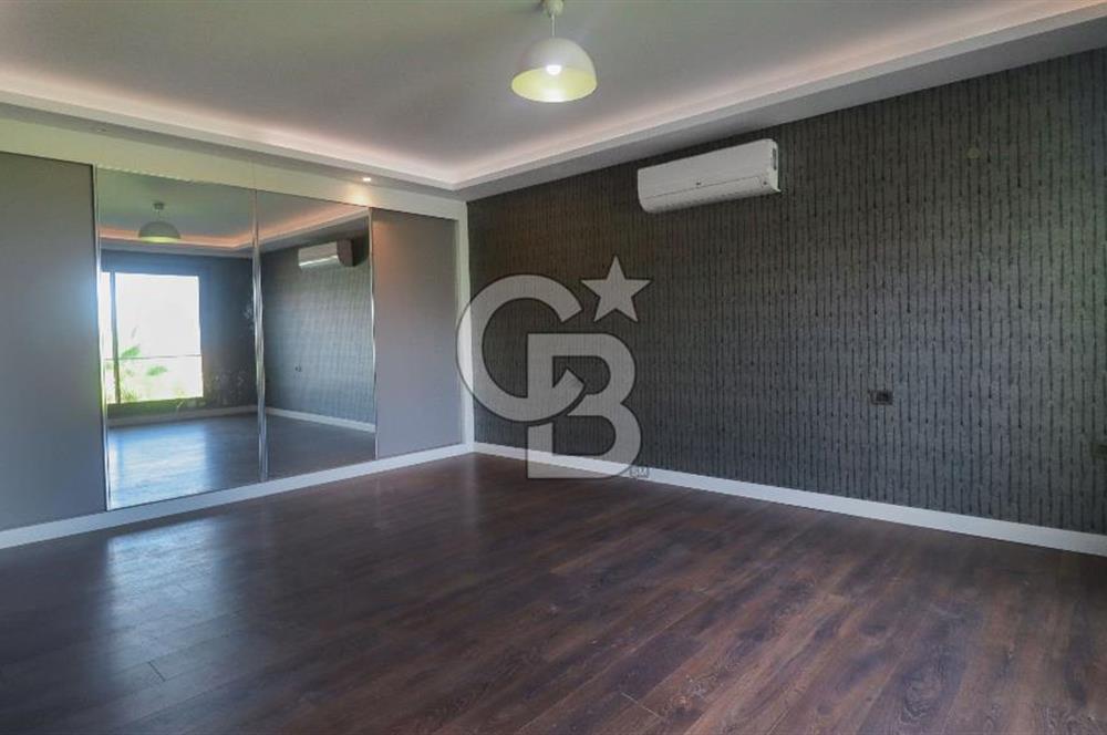 Güzelbahçe Çamlı 5+2 Satılık Havuzlu Villa