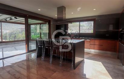 Güzelbahçe Çamlı 5+2 Satılık Havuzlu Villa