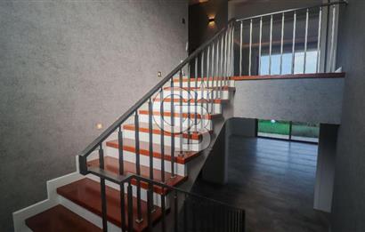 Güzelbahçe Çamlı 5+2 Satılık Havuzlu Villa