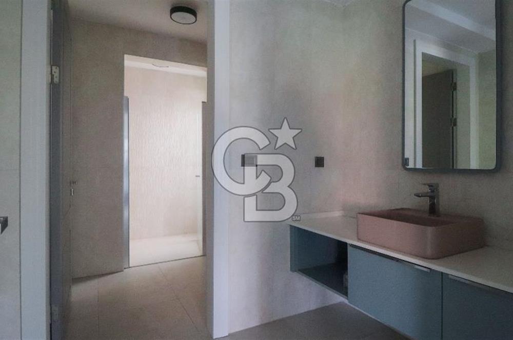 Güzelbahçe Çamlı 5+2 Satılık Havuzlu Villa