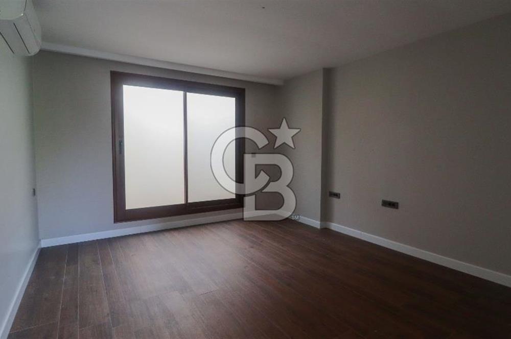 Güzelbahçe Çamlı 5+2 Satılık Havuzlu Villa