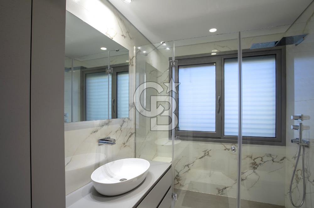 ÇEKMEKÖY MAYAVERA SİTESİNDE SATILIK TRİPLEKS VİLLA