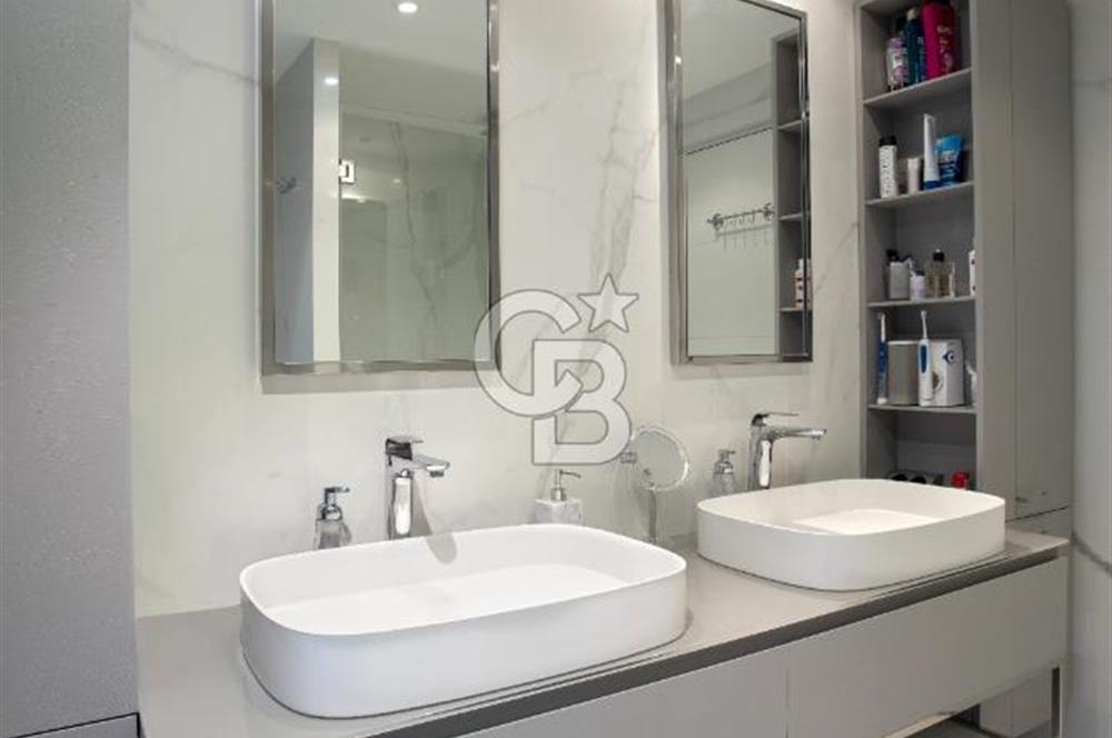 ÇEKMEKÖY MAYAVERA SİTESİNDE SATILIK TRİPLEKS VİLLA