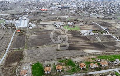 SATILIK HARAÇÇI PEGASUS VİLLA KENTTE ARSA 671 M2