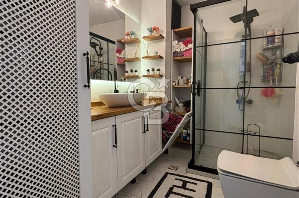  BASIN SİTESİ'NDE YENİLENMİŞ, DENİZ MANZARALI LÜKS DAİRE