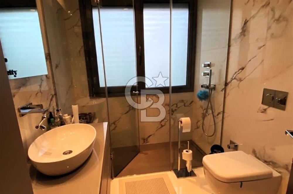 ÇEKMEKÖY MAYAVERA SİTESİNDE SATILIK TRİPLEKS VİLLA