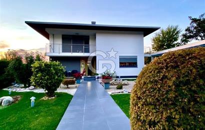 ÇEKMEKÖY MAYAVERA SİTESİNDE SATILIK TRİPLEKS VİLLA