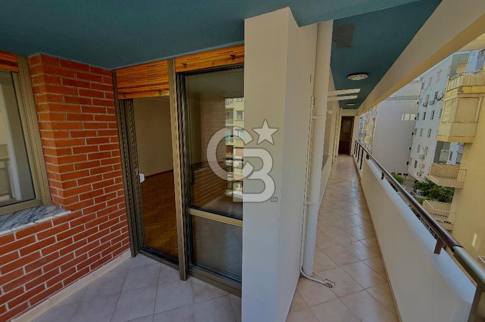 İzmir karsiyaka bostanli merkez 3+1  140m2 kiralik daire