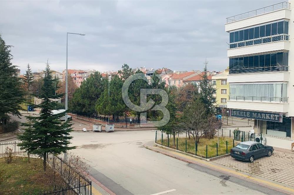 ALTINDAĞ KARAPÜRÇEKTE İKİ PARK ARASI ASANSÖRLÜ SATILIK 3+1 DAİRE
