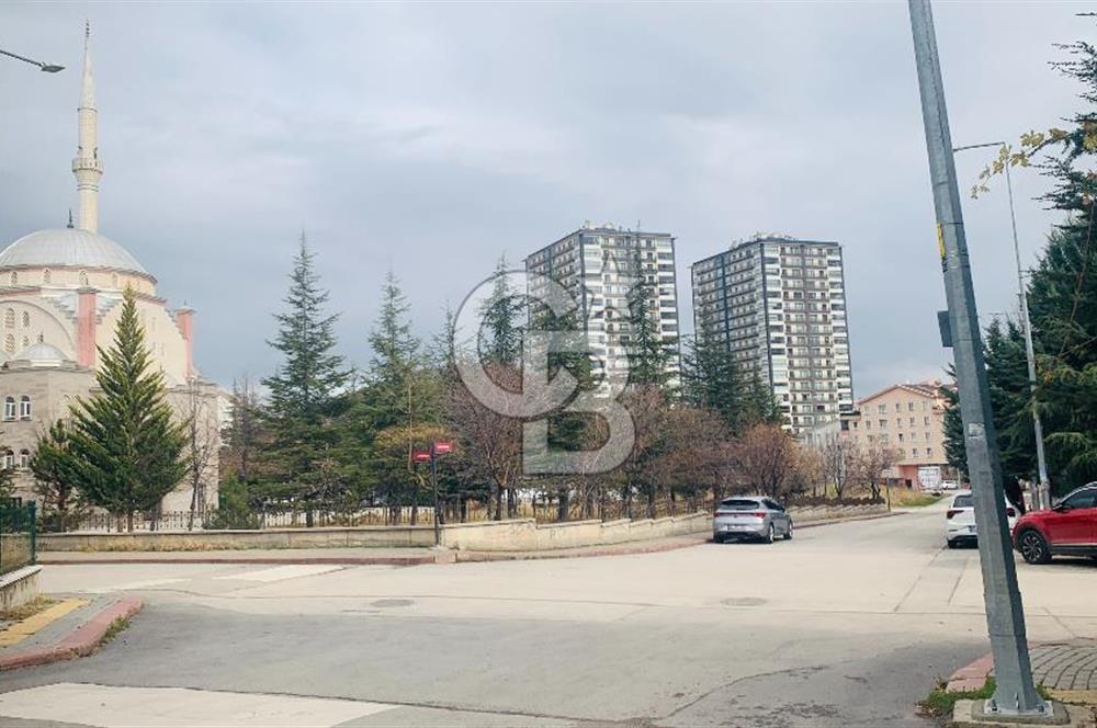 ALTINDAĞ KARAPÜRÇEKTE İKİ PARK ARASI ASANSÖRLÜ SATILIK 3+1 DAİRE