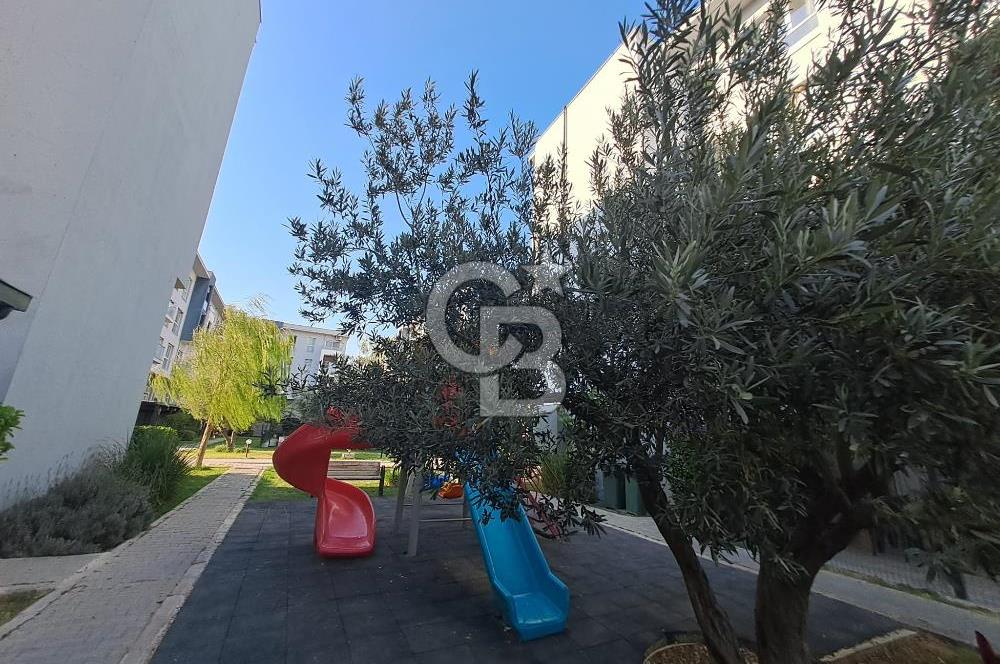 Seyrek'te Havuzlu ve Yeşillikli Site Eşyalı Kiralık 1+1