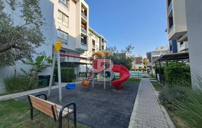 Seyrek'te Havuzlu ve Yeşillikli Site Eşyalı Kiralık 1+1