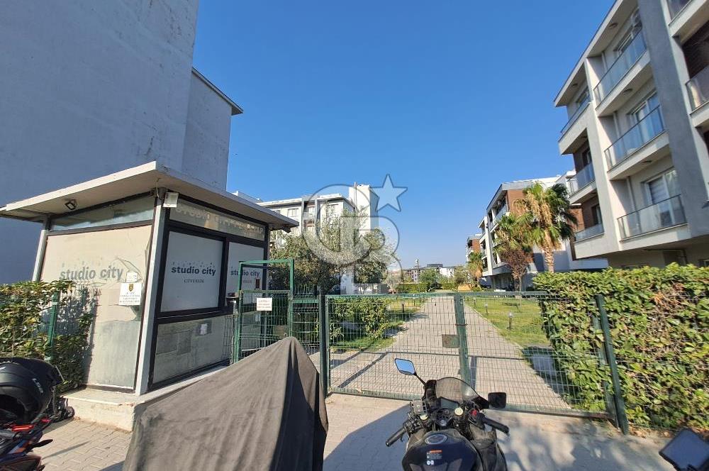 Seyrek'te Havuzlu ve Yeşillikli Site Eşyalı Kiralık 1+1