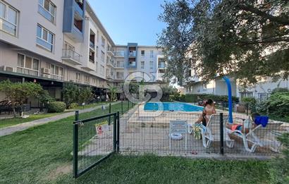 Seyrek'te Havuzlu ve Yeşillikli Site Eşyalı Kiralık 1+1