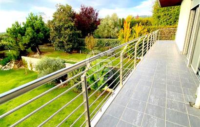 ÇEKMEKÖY MAYAVERA SİTESİNDE SATILIK TRİPLEKS VİLLA