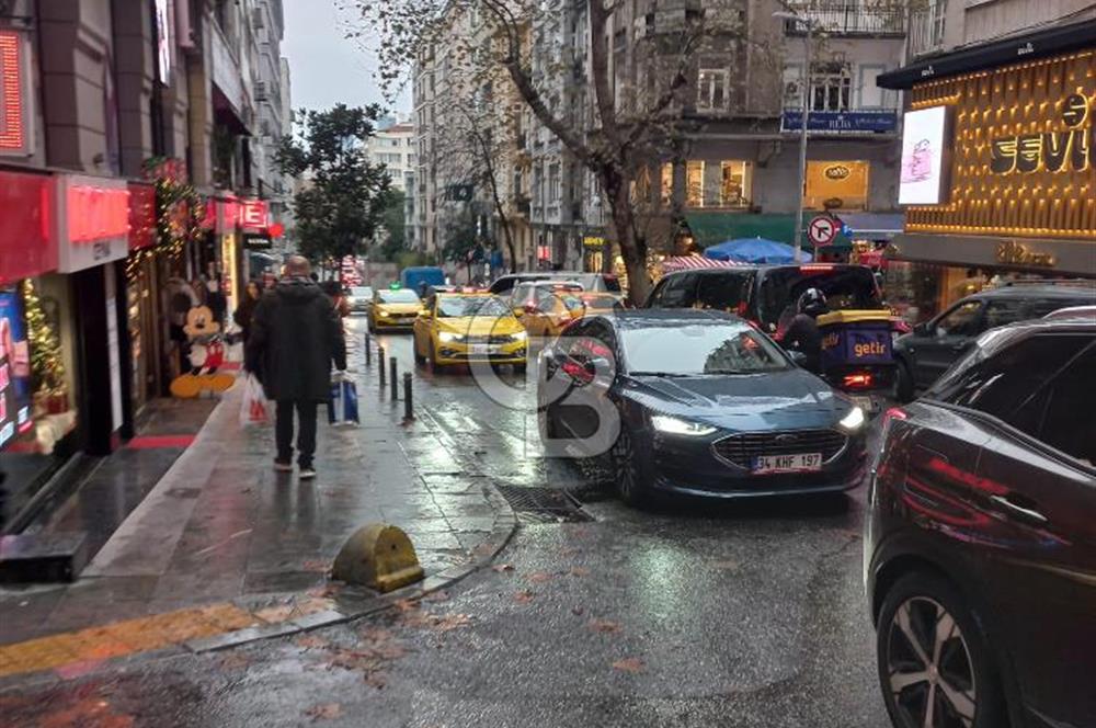 NİŞANTAŞI HACI MANSUR SOK. AYCİBİN PASAJINDA KİRALIK BÜRO-OFİS