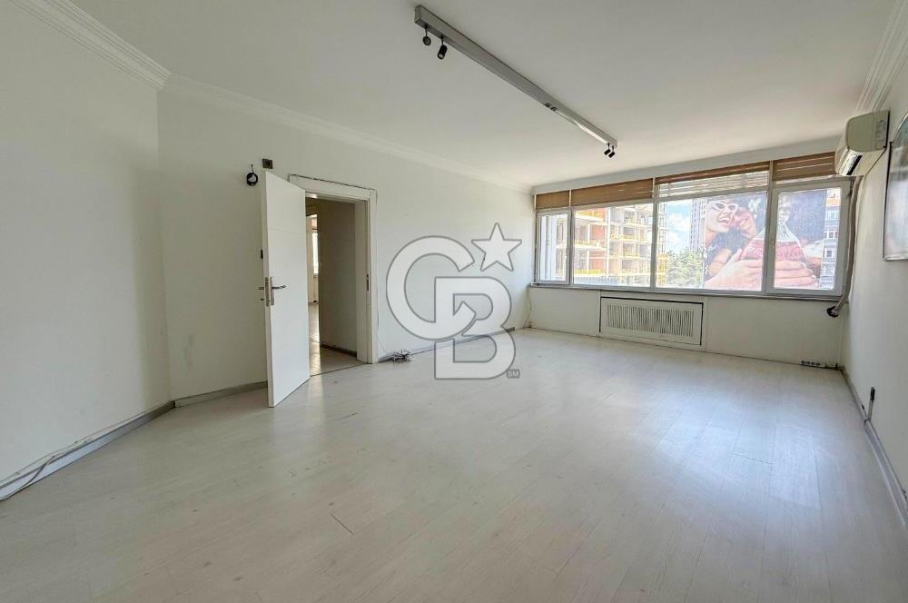 MÜKEMMEL KONUMDA, ÖN CEPHE, 125 M2