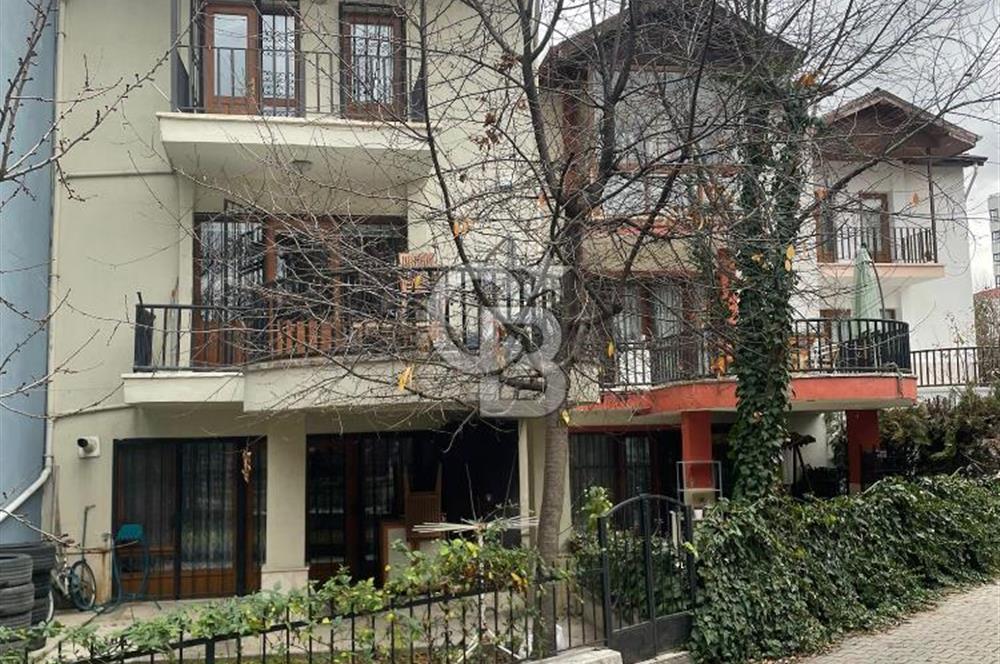 Ankara Çankaya Koru Mahallesinde 5+2 Bitişik Villa – 260 m² Net, 320 m² Brüt