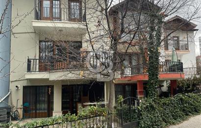 Ankara Çankaya Koru Mahallesinde 5+2 Bitişik Villa – 260 m² Net, 320 m² Brüt