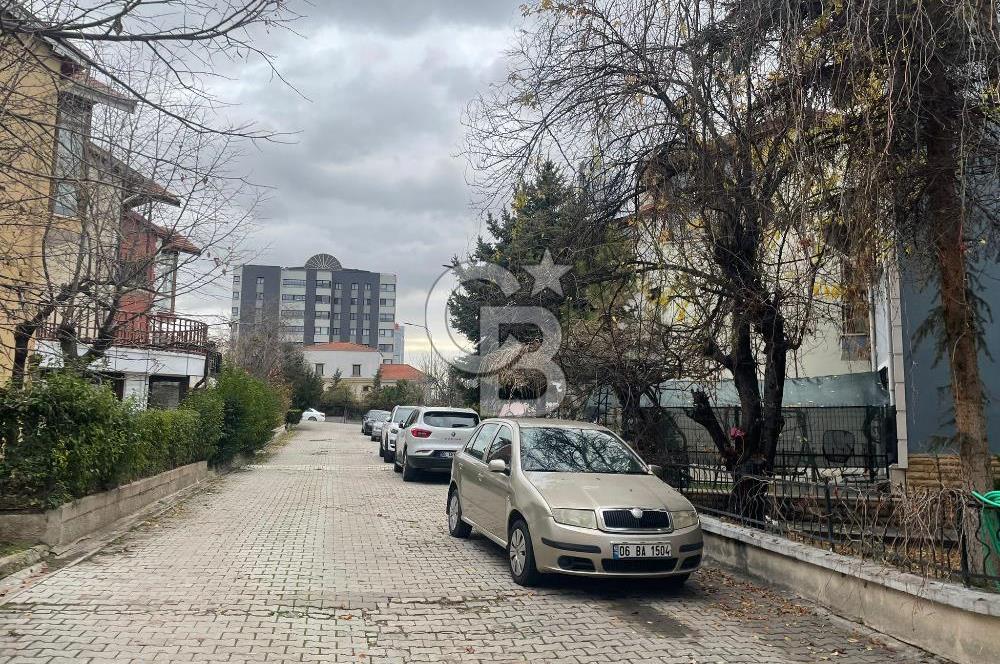 Ankara Çankaya Koru Mahallesinde 5+2 Bitişik Villa – 260 m² Net, 320 m² Brüt