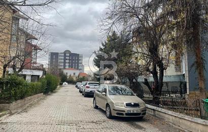 Ankara Çankaya Koru Mahallesinde 5+2 Bitişik Villa – 260 m² Net, 320 m² Brüt