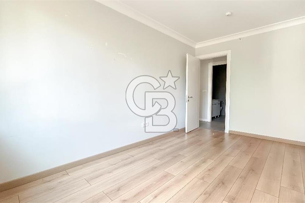 Erenköy'de Elit Binada 4+1 Kiralık 