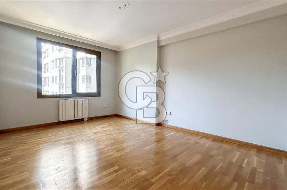 Erenköy'de Elit Binada 4+1 Kiralık 