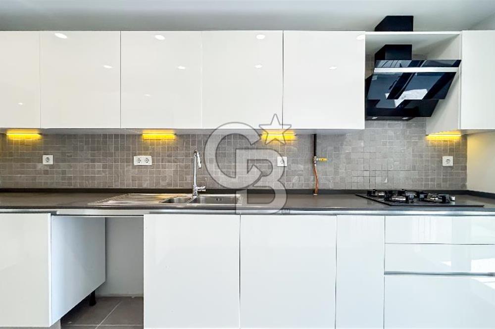 Erenköy'de Elit Binada 4+1 Kiralık 