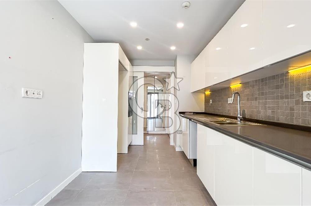 Erenköy'de Elit Binada 4+1 Kiralık 