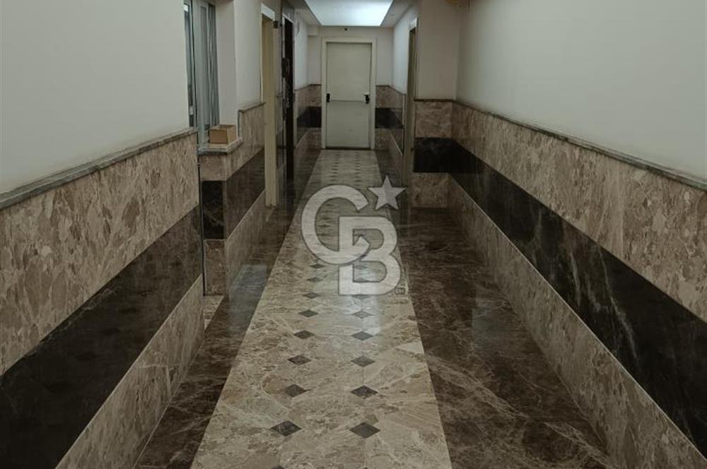 Küçük Çiğli – Anadolu Caddesi Üzerinde, Eşsiz Lokasyonlu 3+1 Daire!