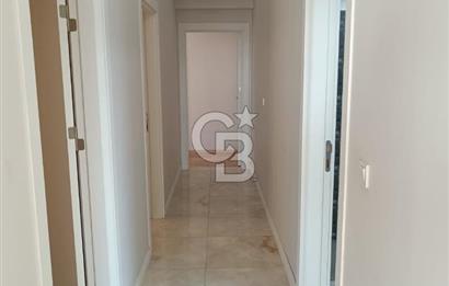 Küçük Çiğli – Anadolu Caddesi Üzerinde, Eşsiz Lokasyonlu 3+1 Daire!