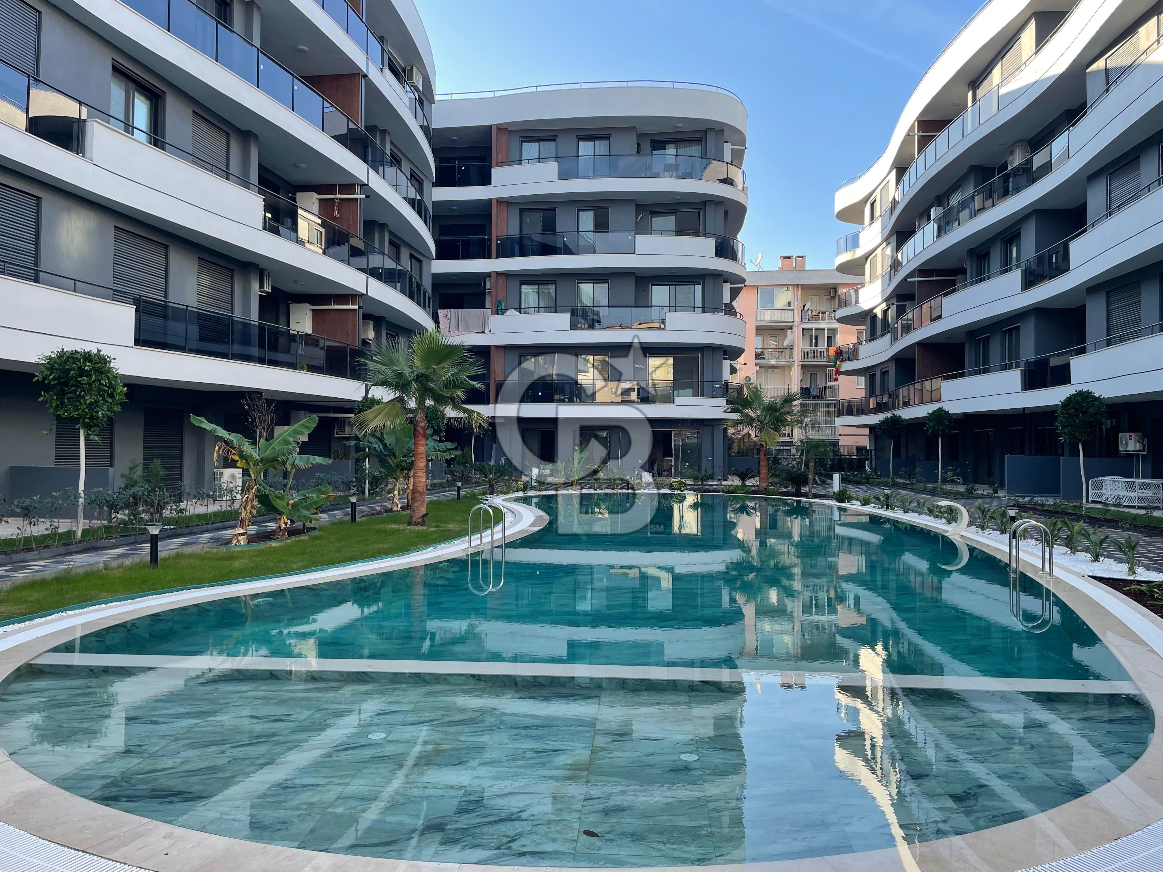 Kuşadası My Suits'te Havuz Cepheli 2+1 Daire