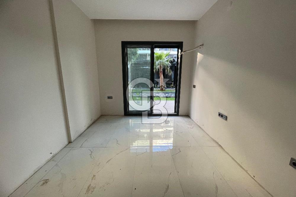 Kuşadası My Suits'te Havuz Cepheli 2+1 Daire